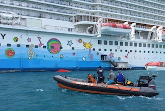 Capsized Boat Bermuda July 20 2016 2