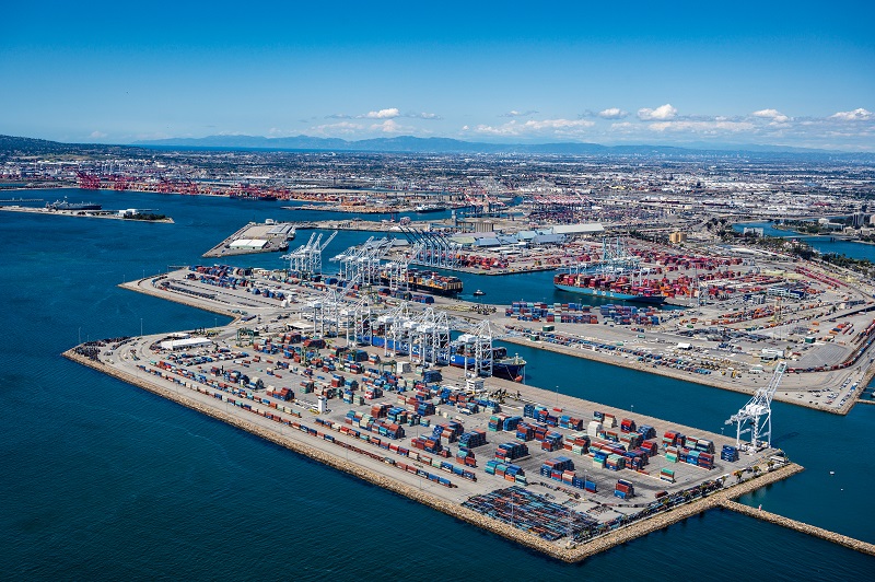 Port of Long Beach sets record with 9.38 million TEUs in 2021