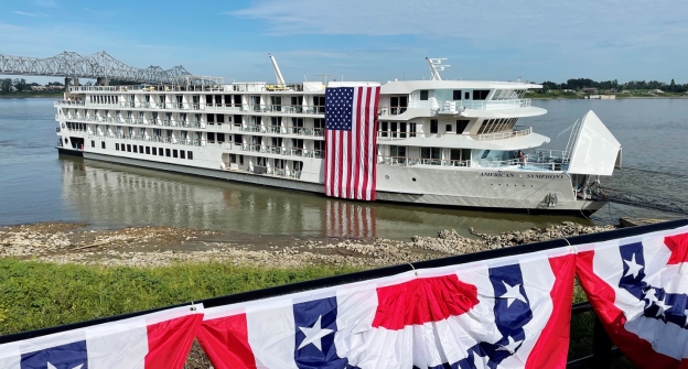 American Cruise Lines christens newbuild in Natchez