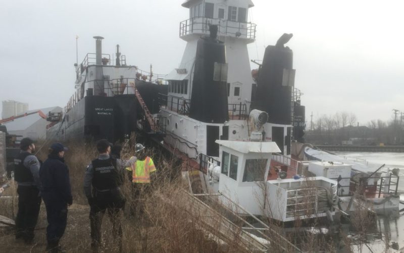 ATB tug partially sinks at pier in Port of Milwaukee