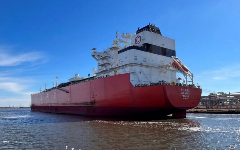 The tanker Gas Ares bumped up against a moored tugboat, pushing it against another tug, which hit a fuel terminal dock. Total damage exceeded $1 million.