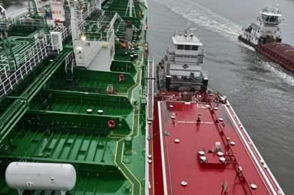 Barge-to-ship methanol bunkering a first for Gulf Coast