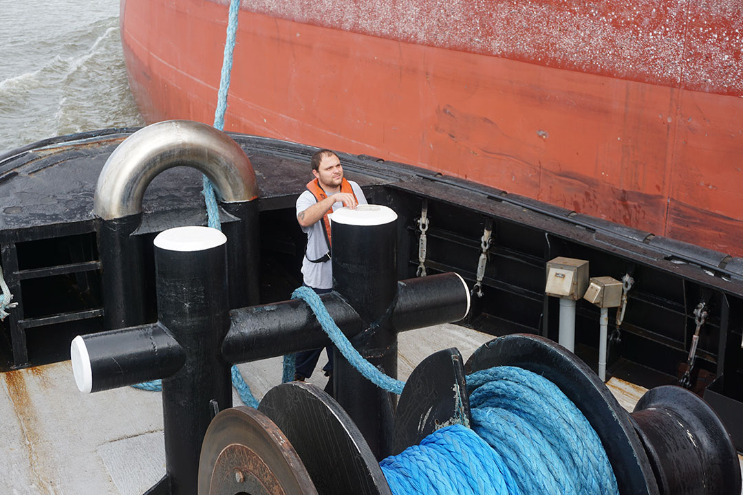 The Savannah’s deckhand waits for the signal to activate the stern winch.