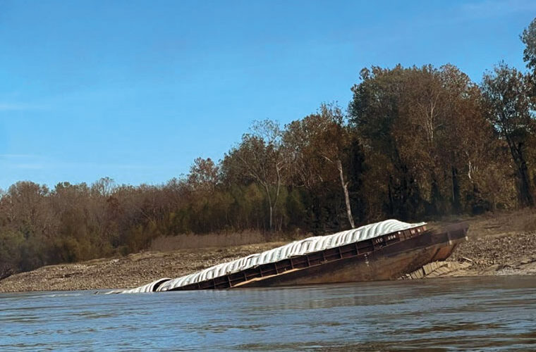 Loss of steering caused Mississippi barge grounding