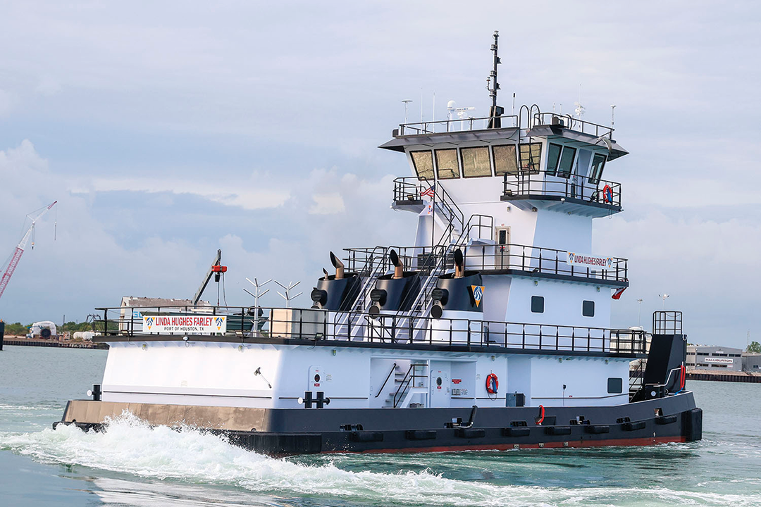 Linda Hughes Farley making a hard turn to starboard. The towboat was originally built in 2020 as the M/V Julian Cenac by Main Iron Works in Houma, La. 