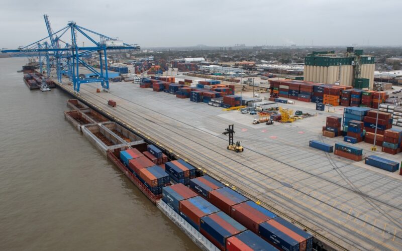 Port NOLA container-on-barge service sets new record
