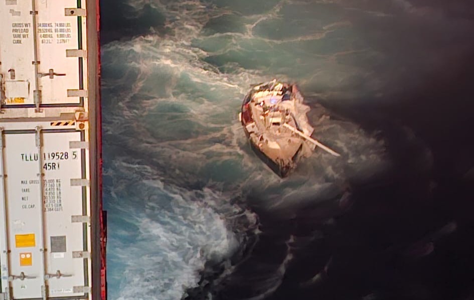 Coast Guard guides boxship to rescue sailor off Florida