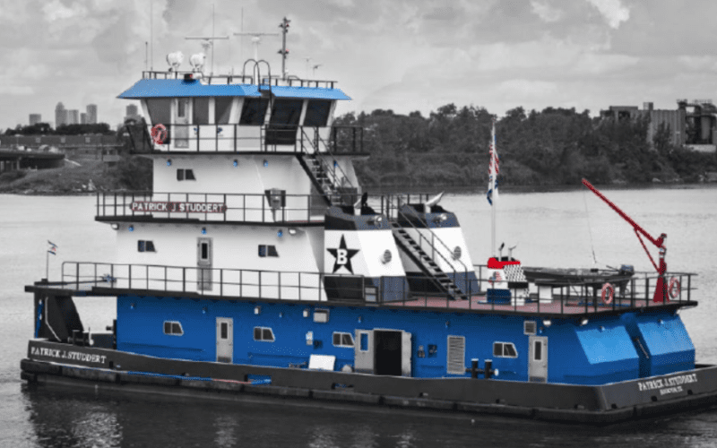Captain’s cellphone use cited in collision, sinking of towboat