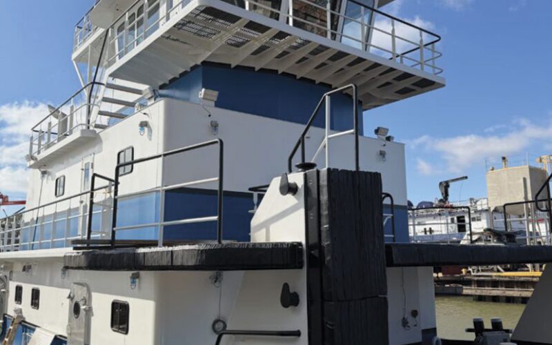 Halimar delivers inland towboat to Central Boat Rentals
